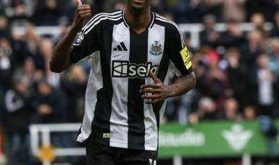 27球6助！伊萨克加盟利物浦，15亿欧成标王，新赛季冲冠稳了