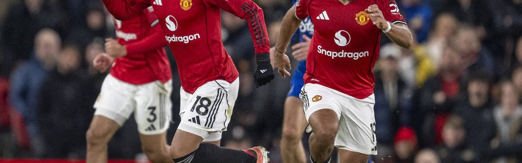 离谱！埃弗顿主力伤退+内讧染红 曼联80分钟多打1人仍输球