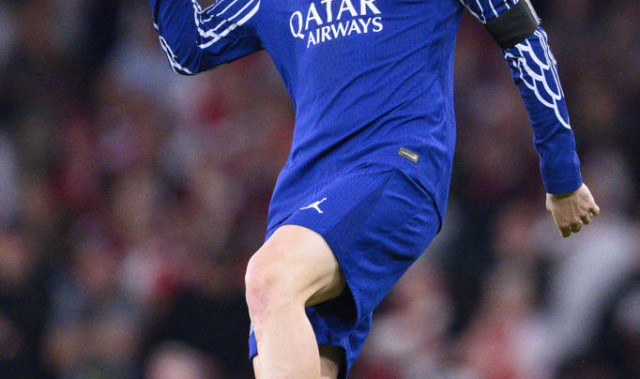 足坛罕见！克瓦拉茨赫利亚赛季双冠：巴黎加冕，那不勒斯躺赢？这操作神了！