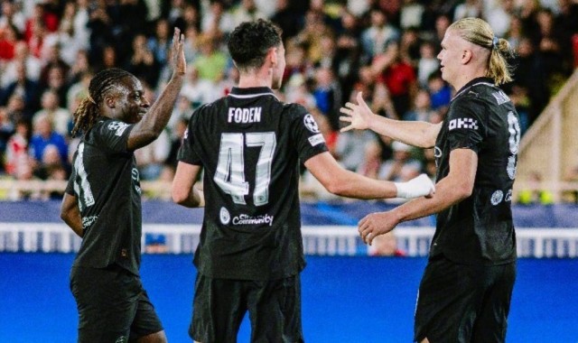 换下罗德里成导火索！曼城2-2战平弱旅，瓜帅调整有误球迷很不满