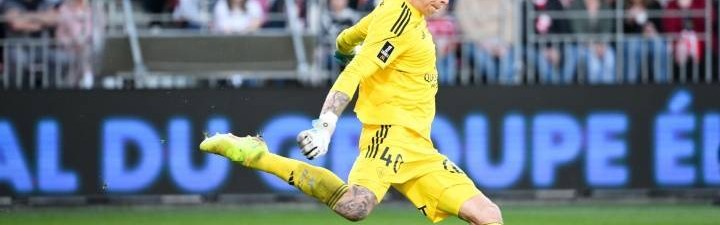 队报：维拉接近签下布雷斯特门将比佐特，上赛季法甲出场32次