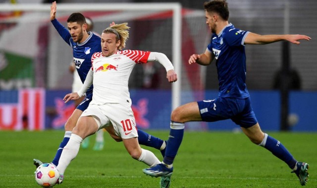 25152期胜负彩前瞻 | 德甲焦点战：奥格斯堡保级关键战，莱红牛争冠不容失分！