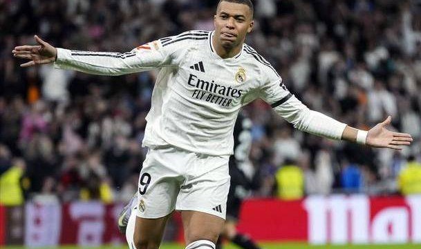 2-0，皇马揽84分获亚军，26岁姆巴佩轰入赛季第43球+剑指西甲金靴