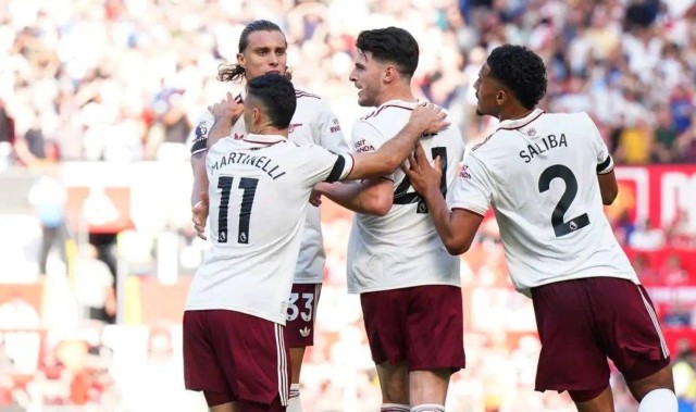 阿莫林怒火难平！三大新援集体哑火，曼联22脚0进球再栽阿森纳