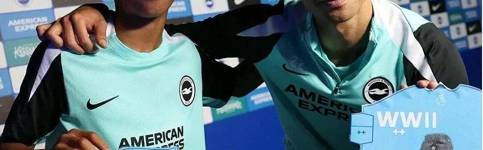 英超日本国脚与战犯照片合影，其俱乐部比赛在中国照常直播引球迷不满，咪咕客服回应