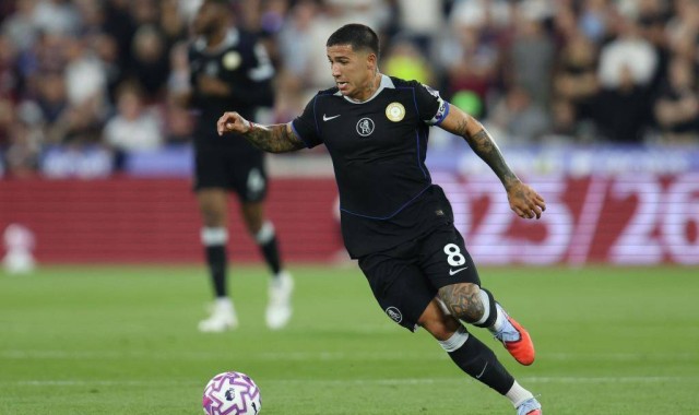 恩佐社媒晒怒吼照庆祝大胜巴萨：美妙的欧冠之夜，享受胜利吧！