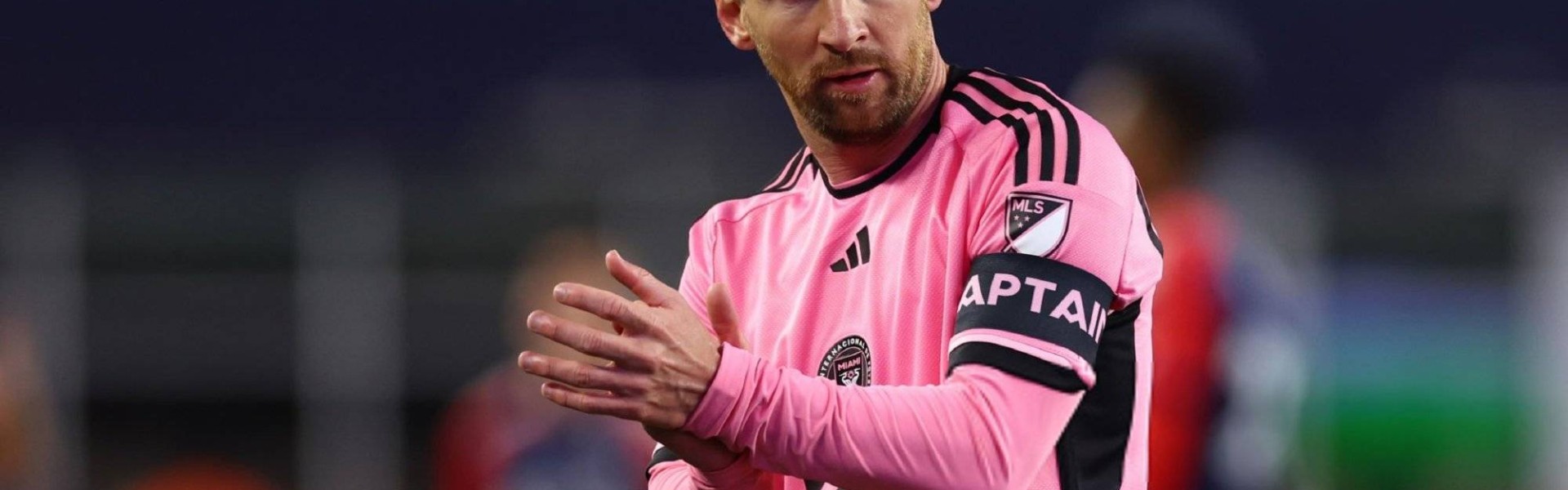 《马卡报》统计的梅西助攻早就超400个！达到435个！