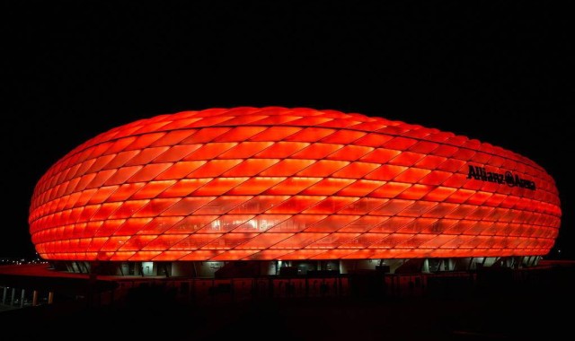 萨内续约大戏！拜仁新合同PK阿森纳诱惑，德国飞翼情归何处？