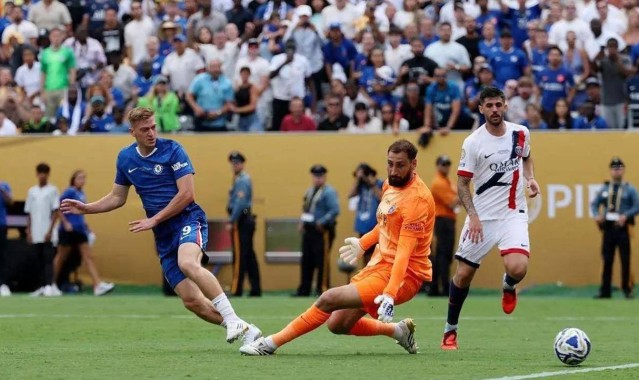 天下无敌神话被切尔西打破后，大巴黎不自信了，要买两名神锋