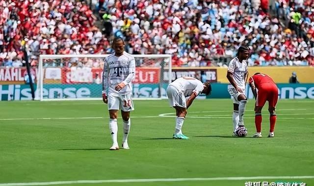 踢假球?拜仁0-1本菲卡，8人轮换避切尔西，进八强或战巴黎