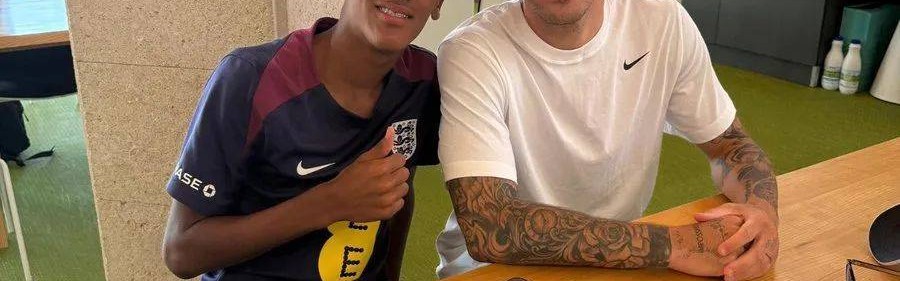 曼联14岁青训梅西续约拒绝巴萨！与托纳利一起特训，欲创队史纪录