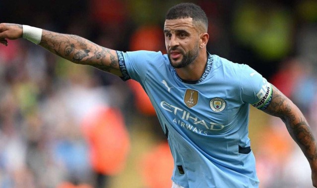 凯尔沃克愿与热刺夺欧联杯引发争议 6座冠军手中少一个毫不在意