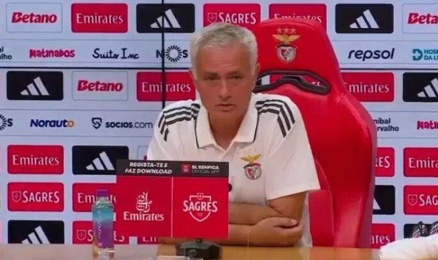 穆帅狂言引爆足坛！本菲卡15场不败暗藏玄机，切尔西波尔图都颤抖了