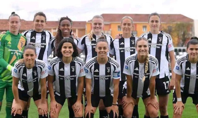 尤文女足夺冠盛典：4-0横扫罗马荣膺双冠王，意甲霸主瞄准欧冠荣耀