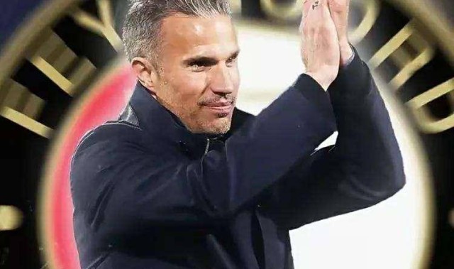 1-0到2-1！欧冠夜两大豪门失利，穆帅补时被绝杀，法甲独苗陷危局