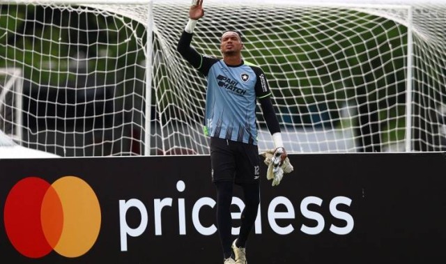 镜报：曼联即将报价博塔弗戈门将，解约金580万英镑