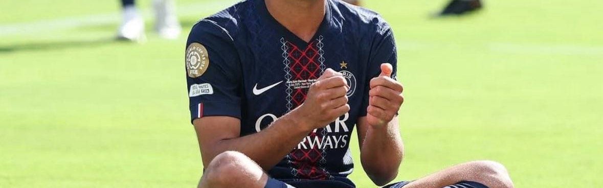 2-2！6-5！大巴黎9分钟2球斩热刺，加冕5冠王，登贝莱的金球稳了